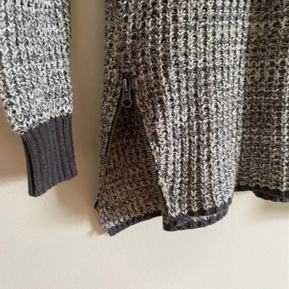Kaisely Gray Side Zipper Sweater - Picture 5 of 11